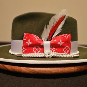 Red Forest Green - Image 2